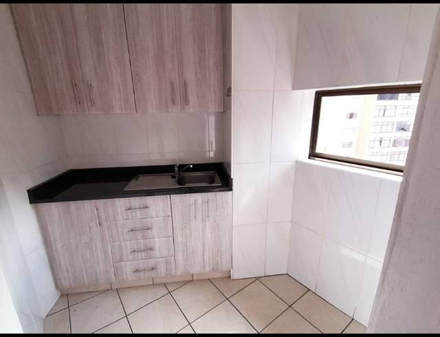 BEDROOM APARTMENT TO LET IN SOUTH BEACH